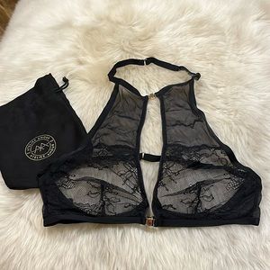 NWOT ATELIER AMOUR Baie des Anges Bra in OS W SUEDE POUCH
